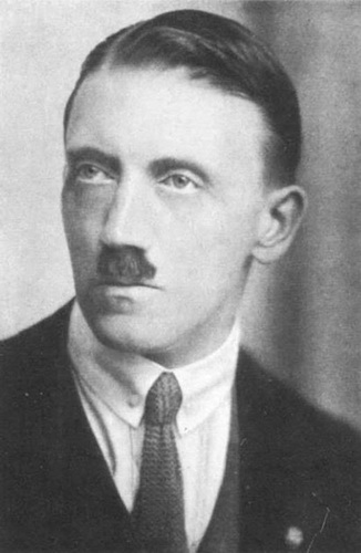 Молодой Адольф Гитлер.