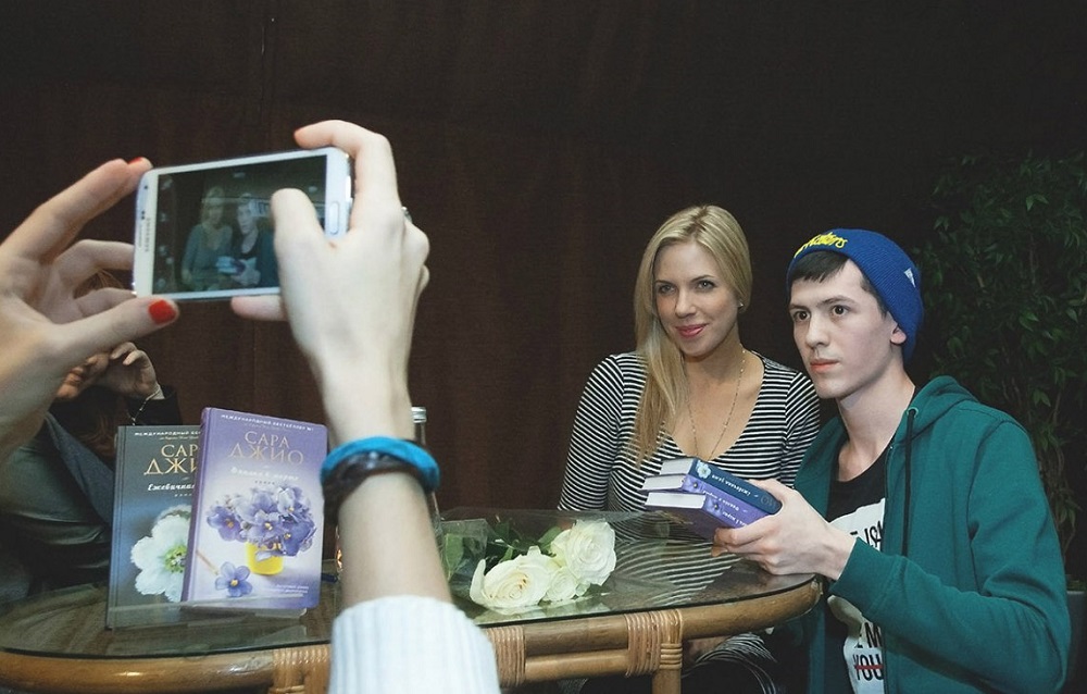 Сара Джио в России на встрече с читателями.