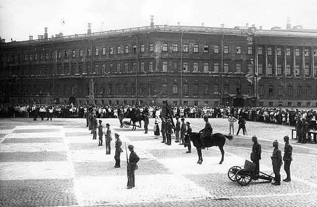 Живые шахматы. 20 июля 1924 года, Ленинград, площадь Урицкого (Дворцовая).