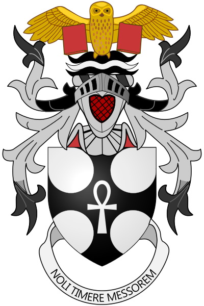 герб сэра Пратчетта и девиз: "Не бойся жнеца"
